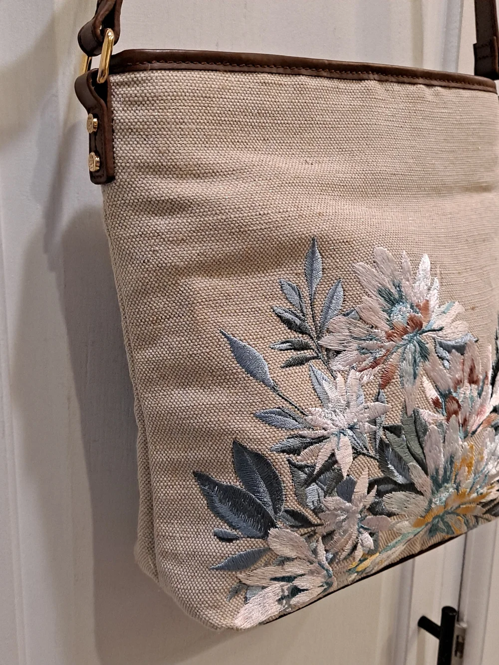 Tommy Bahama Jute Cotton Linen Crossbody Bag Floral Embroidery Tropical LNWOT